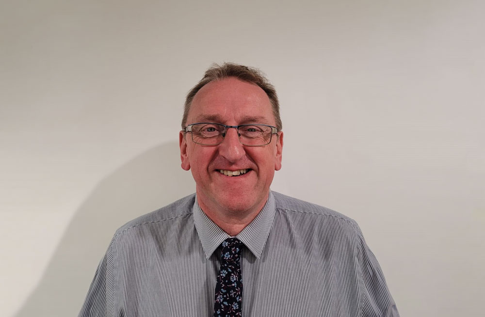 Headshot - Kevin Frost